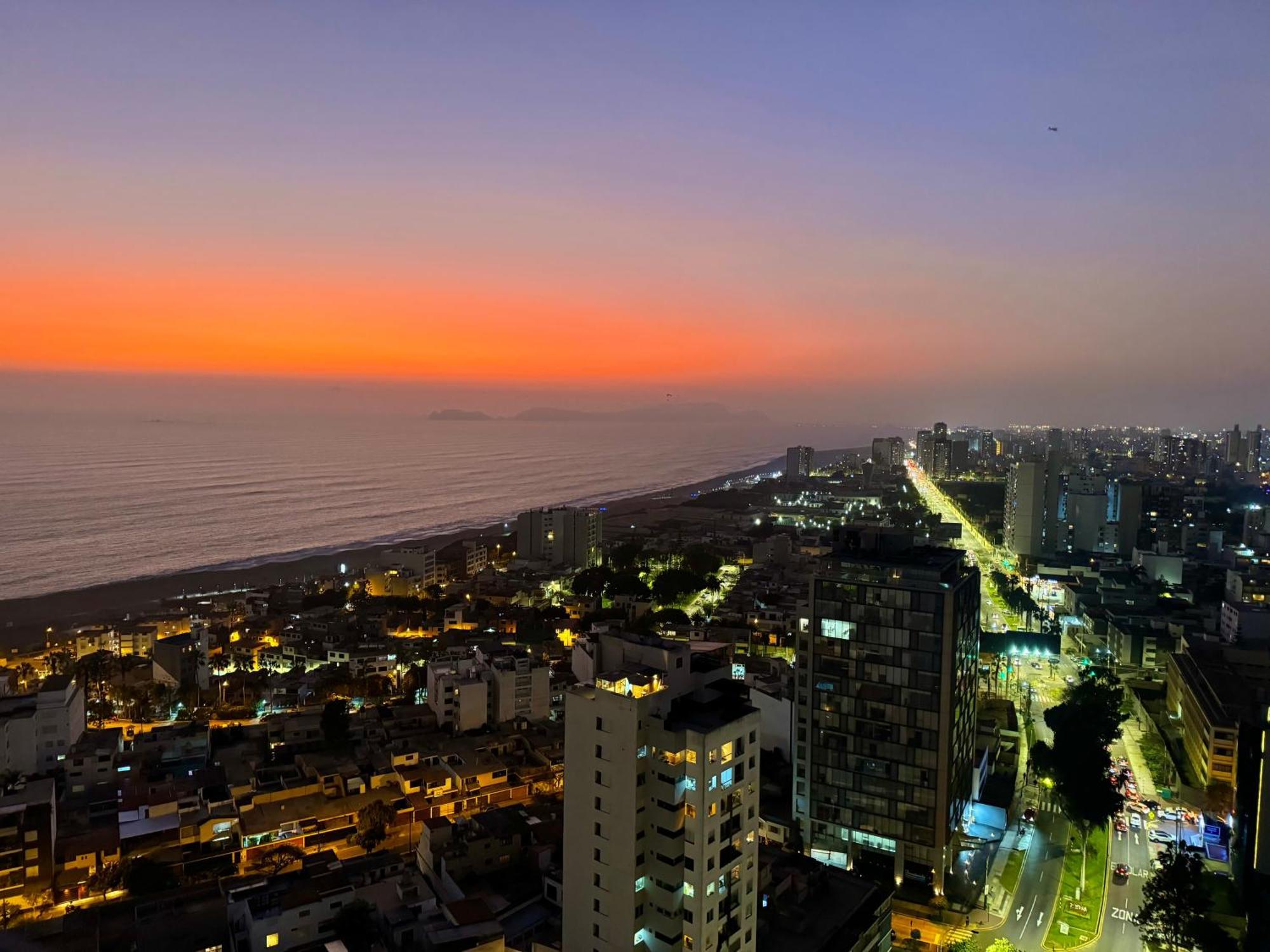 Con Vistas A La Ciudad Habitación en casa particular Lima